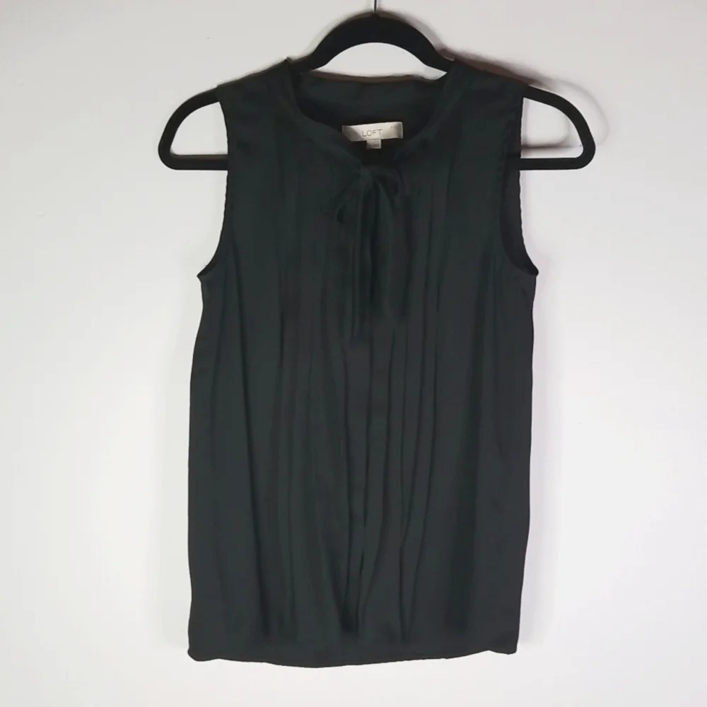 LOFT Black Sleeveless Bow Neck Blouse XSmall EUC 🎯